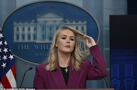 کارولین لویت